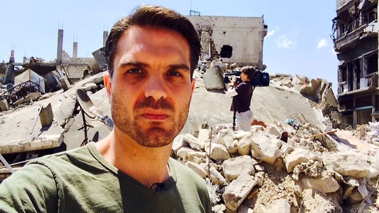 Frederik Pleitgen berichtet als Berlin-Korrespondent für CNN. Eine Woche pro Monat moderiert er das RTL-Nachtjournal. In Homs bleibt er bis Ende dieser Woche.