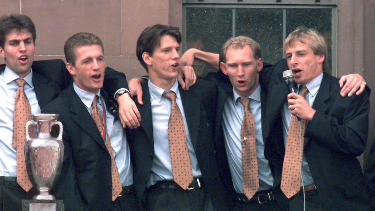 Christian Ziege (M) war 1996 beim deutschen EM-Triumph dabei. Es war der letzte große Titel für Deutschland.