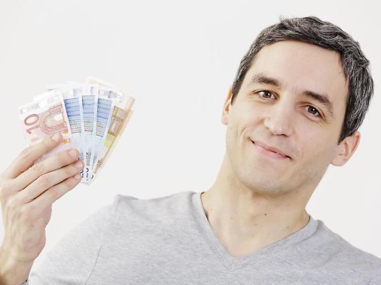 Billiger als der Dispokredit und fast genauso unkompliziert: der Abrufkredit. Kunden müssen in Geldinstituten aber häufig gezielt danach fragen.