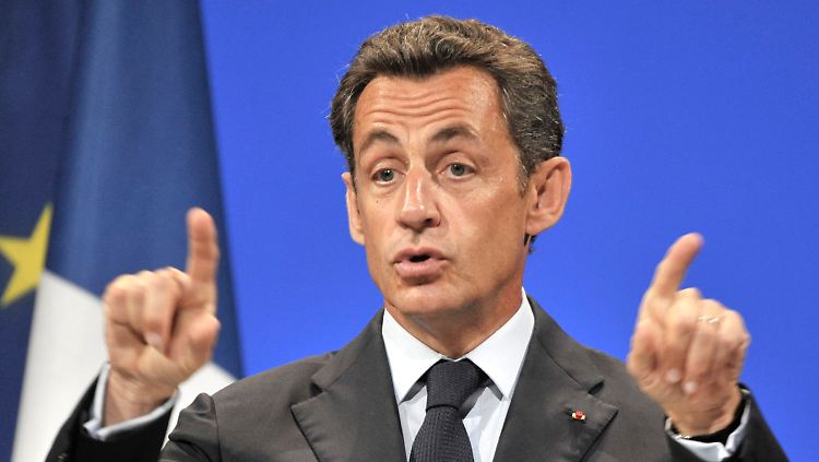 Sarkozy will seine Soldaten und Flugzeuge schicken, denkt aber auch an mögliche wirtschaftliche Beziehungen.