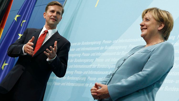 Merkel und ihr Neuer: Seibert muss nun die schwarz-gelbe Regierungspolitik erklären.