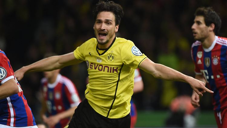 Hummels jubelt, da glaubt er noch, ein Tor geschossen zu haben.