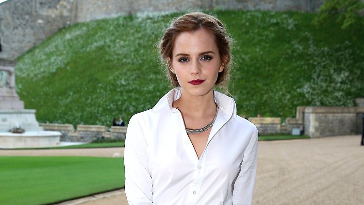 Ähnlich wie die Zauberschülerin Hermine Granger glänzte Multi-Talent Emma Watson auch hinter der Schulbank.