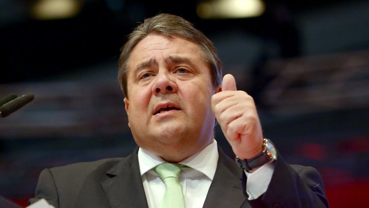 Wirtschaftsminister Sigmar Gabriel muss Exporte von Rüstungsgütern genehmigen.