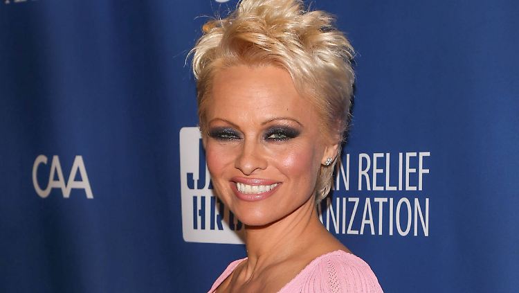 Pamela Anderson schockierte mit einem intimen Geständnis