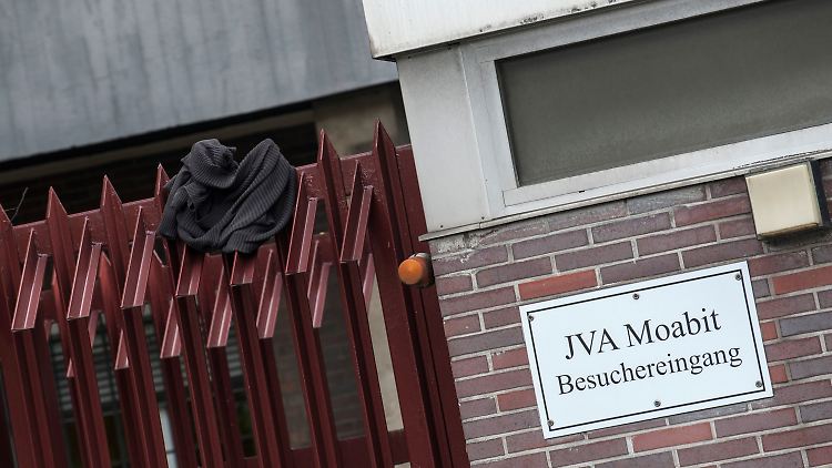 Die letzte Hürde auf dem Weg nach draußen ist überwunden.
