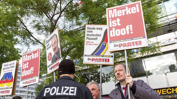Wenn solche Plakate konfisziert werden, damit die Behörden prüfen können, ob es sich um Beleidigung handelt, hat die "Partei" schon gewonnen.