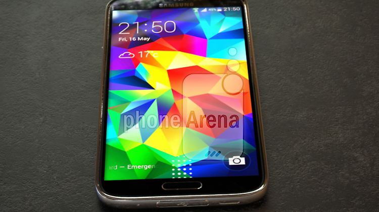 Der Rahmen dieses Galaxy S5 scheint aus Metall zu sein. Ist es das Prime?