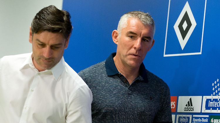 Sinnbildlich für die schlechteste Saison der Vereinsgeschichte: Manager Oliver Kreuzer, links, hier mit Trainer Mirko Slomka.