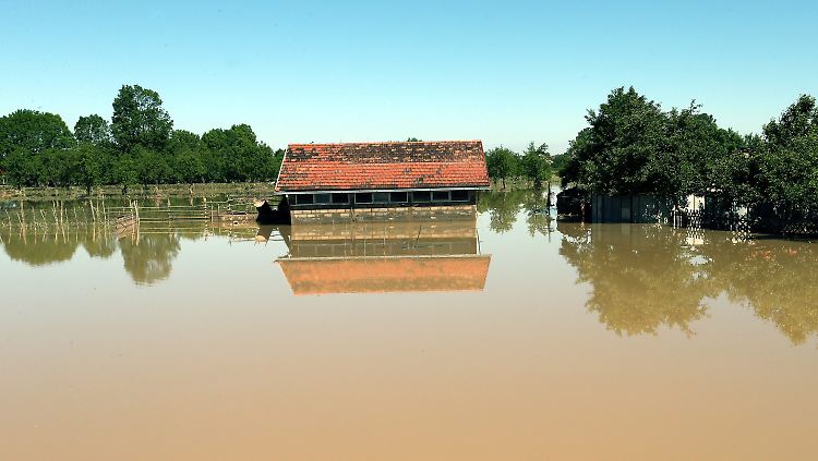 Ganze Landstriche - hier im nördlichen Bosnien-Herzegowina - sind überflutet.