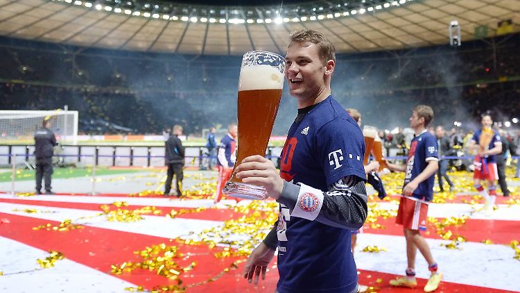 Weizen nur mit links: Manuel Neuer im Berliner Olympiastadion.