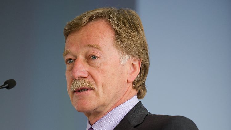 Yves Mersch, Mitglied des Direktoriums der Europäischen Zentralbank, schaut sich die Risiken sehr niedriger Inflation über einen zu langen Zeitraum sehr genau an.