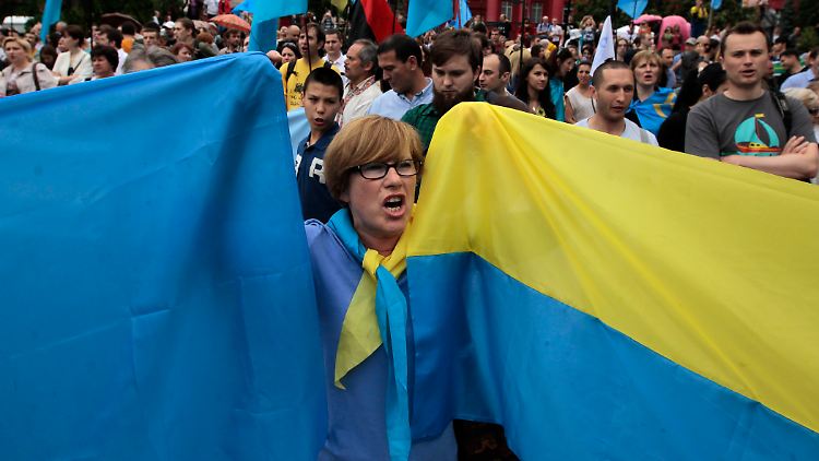 Proteste in Kiew gegen die Aufständischen im Osten des Landes.