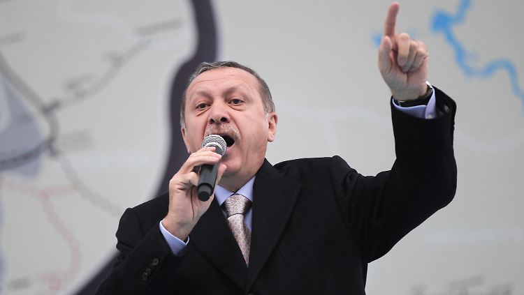Bundeskanzlerin Merkel hat den türkischen Premier Recep Erdogan aufgerufen, sich bei seiner Rede zurückzuhalten.
