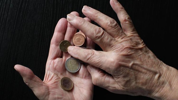 Die Rente reicht Hunderttausenden Alten nicht zum Leben. Die, die können, gehen einfach weiter arbeiten.