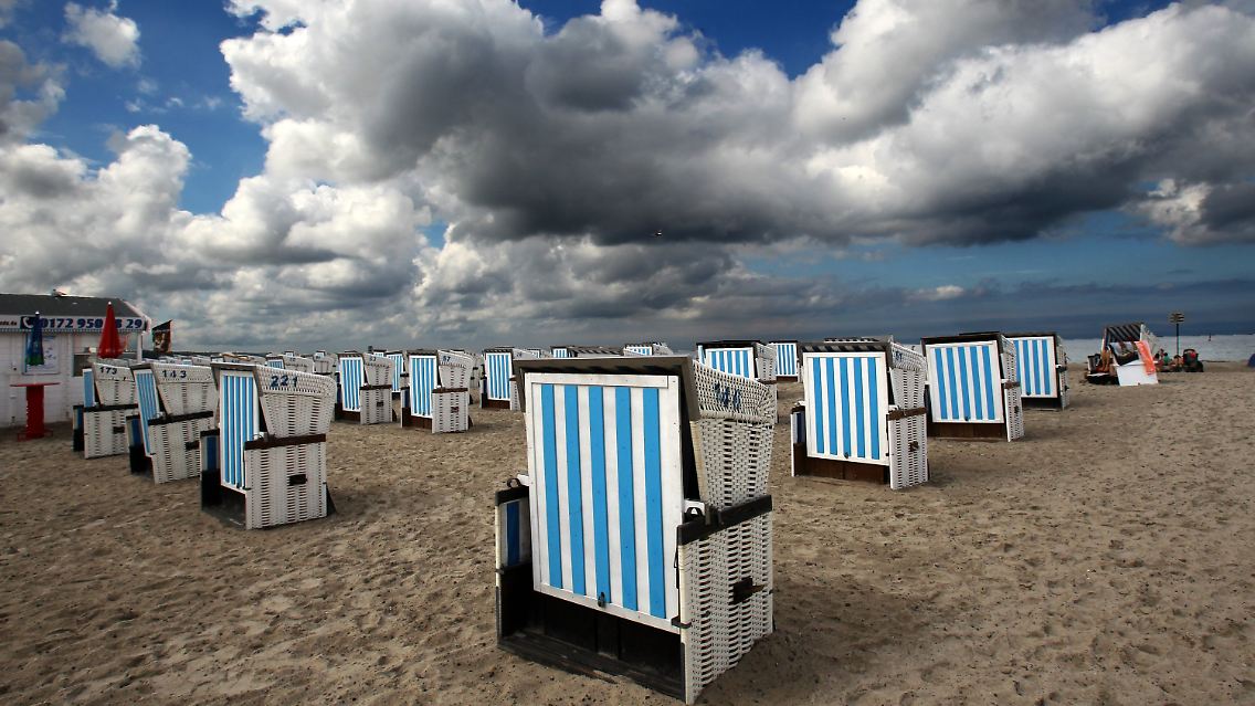 Auch wenn das Wetter an den deutschen Küsten derzeit nicht so sommerlich ist - die Wasserqualität ist fast überall gut.