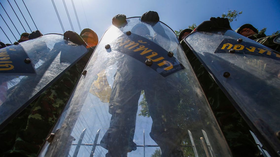 2014-05-22T085140Z_704724715_GM1EA5M1AOG01_RTRMADP_3_THAILAND-PROTESTS.JPG467509939294544336.jpg