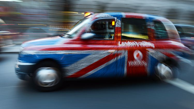 "Es war ein bisschen wie im Film, und ich als Taxifahrer wurde gefeiert wie ein Held", sagt der Taxifahrer nachher.
