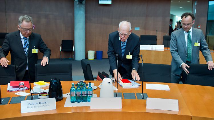 Zu Besuch im Untersuchungsausschuss (v.l.): Hans-Jürgen Papier, Wolfgang Hoffmann-Riem und Matthias Bäcker.