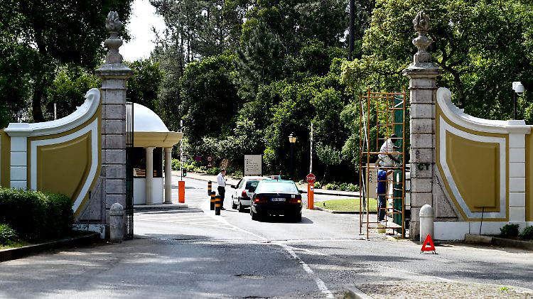 Die Zufahrt zum Hotel Penha Longa in Sintra in Portugal. Hier lädt die EZB 150 Teilnehmer zu einem Treffen unter dem Motto "Geldpolitik in einer sich verändernden Finanzwelt".