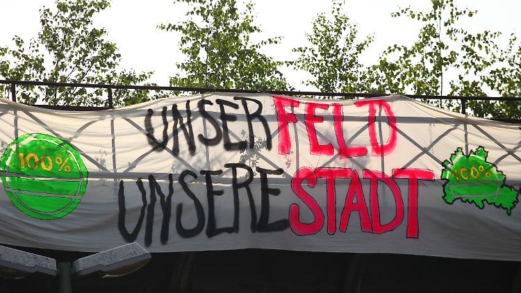 Die Bebauungsgegner fordern die hundertprozentige Erhaltung der Freifläche auf dem Tempelhofer Feld.