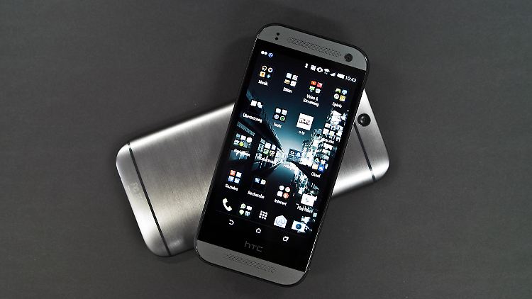 Das HTC One Mini 2 sieht seinem Vorbild sehr ähnlich, hat sonst aber nicht viel mit dem One M8 gemeinsam.
