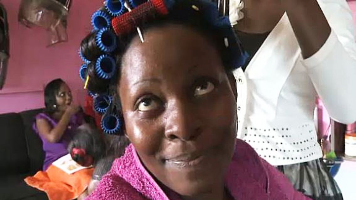 Friseursalon Uganda.JPG