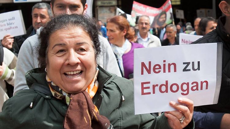 Diese Alevitin steht dem türkischen Präsidenten sehr kritisch gegenüber - und äußerte es bei einem Deutschlandbesuch Erdogans auch.