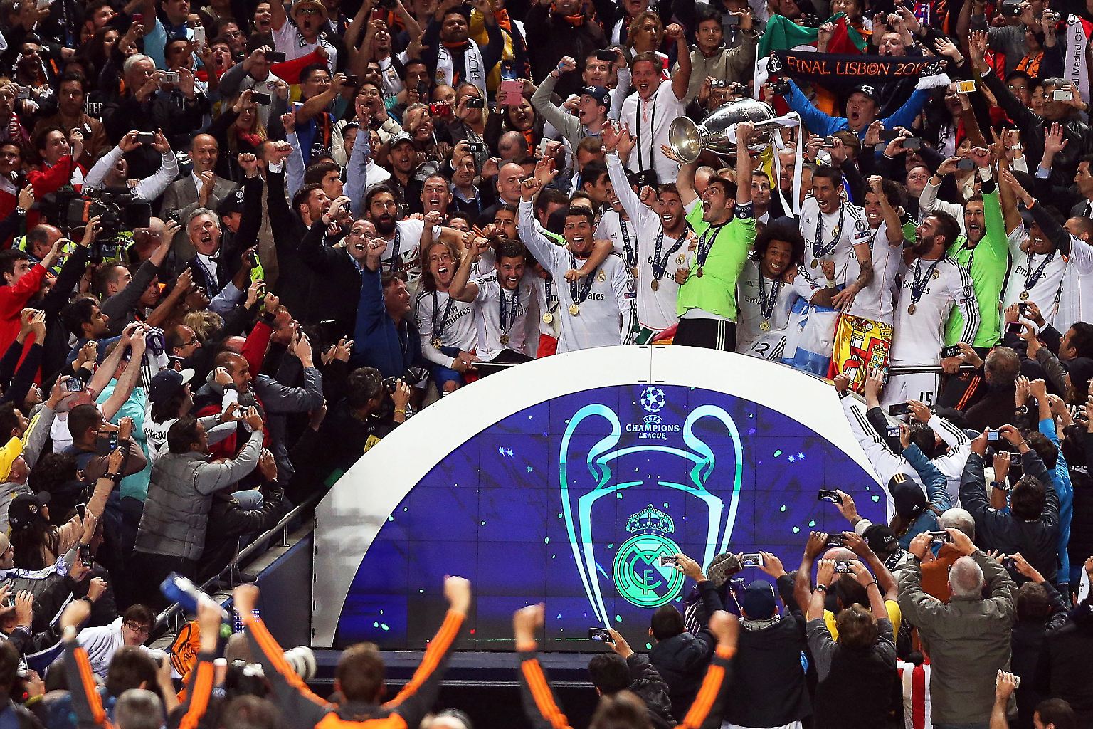 Auch ohne deutsche Teams im Champions-League-Finale 2014 bleibt der große Henkelpott in deutscher Hand.