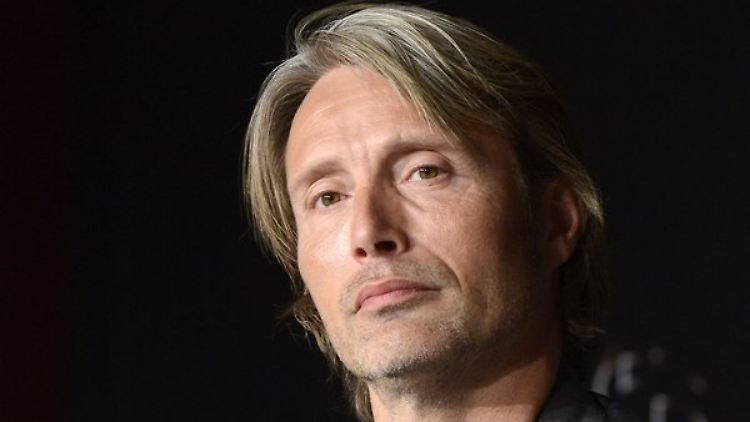 Der dänische Schauspieler Mads Mikkelsen gibt dem Bösen ein Gesicht und spielt die Rolle des Dr. Hannibal Lecter.