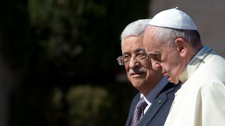 Mahmud Abbas (l.) und Papst Franziskus (r.).