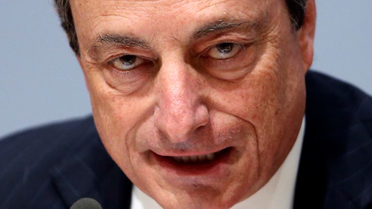 Inflation und starker Euro: Die EZB unter Mario Draghi muss sich selbst korrigierende Faktoren und die verzögerte Wirkung ihrer Aktionen im Auge bei der Entscheidungsfindung wägen.