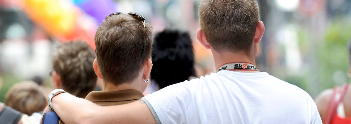 Die Benachteiligung homosexueller Lebenspartner gegenüber Ehepaaren bei der Erbschaftssteuer ist verfassungswidrig.