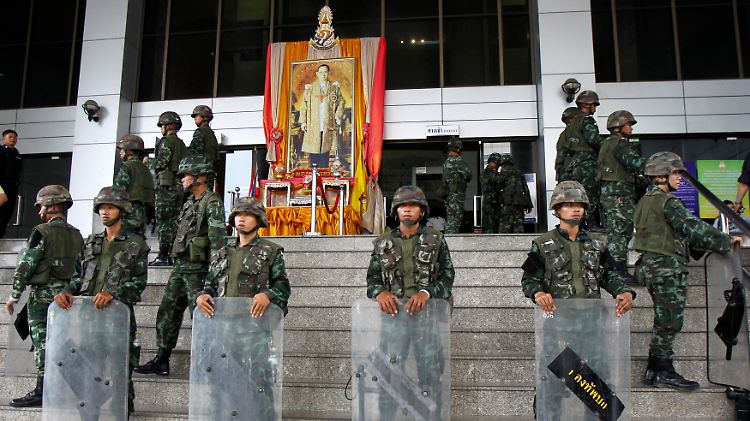 Der König in Thailand lebt sehr zurückgezogen - bei der Zeremonie zur Ernennung des neuen Regierungschefs war er nicht selbst anwesend. 