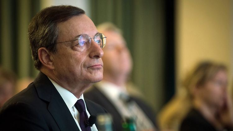 EZB-Chef Mario Draghi in Sintra: Die Planungen für eine neue Offensive in der Euro-Krise laufen auf Hochtouren.