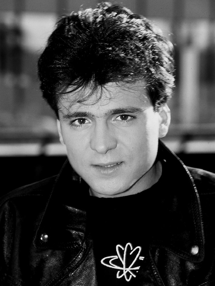Der in Karlsruhe geborene Sänger, hier 1989, landete 1983 mit "Jenseits von Eden" einen der größten Hits der deutschen Schlagergeschichte.