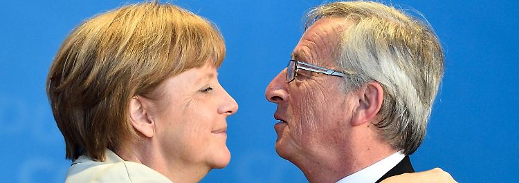 Küsschen im Wahlkampf: Die Frage ist, wie stark Merkel Juncker im Europäischen Rat unterstützt.