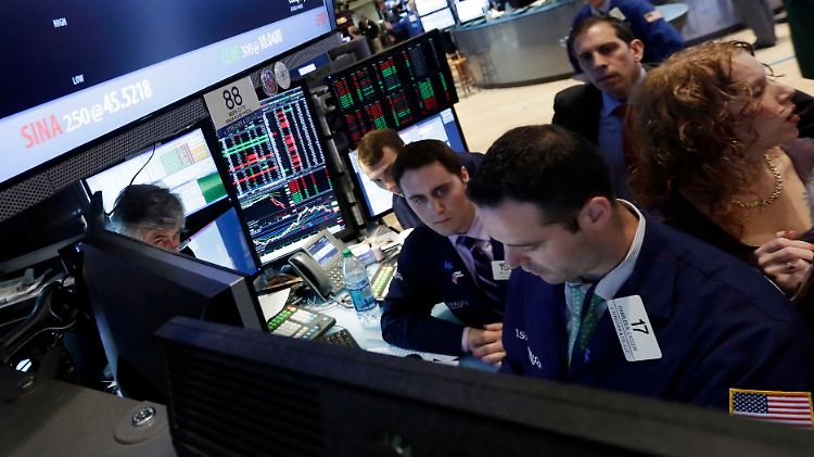 Bereit für den Mittwochshandel: Nach dem Rekordhoch halten US-Börsianer den S&P500 im Blick.