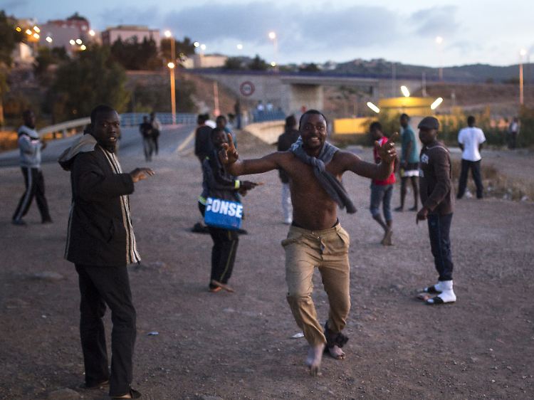 Diese Afrikaner haben es nach Europa geschafft. Ob sie bleiben dürfen, muss jetzt entschieden werden.