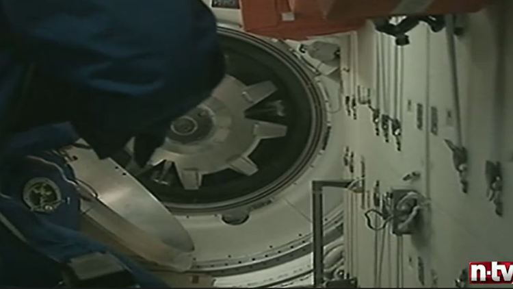 Der Einstieg von der Sojus in die ISS dauert rund zwei Stunden.