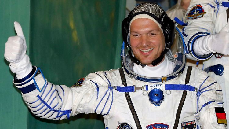 Mittlerweile befinden sich die Astronauten zwar bereits in der Raumstation, diese Aufnahme von Gerst entstand allerdings noch kurz vor dem Start.