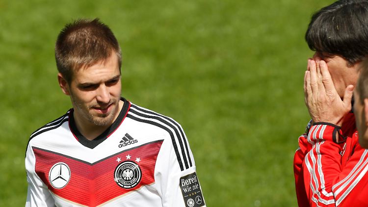 Der wichtigste Mann im Team ist nicht fit: Kapitän Philipp Lahm steht offenbar noch nicht einmal ein Fitnesstraining durch.
