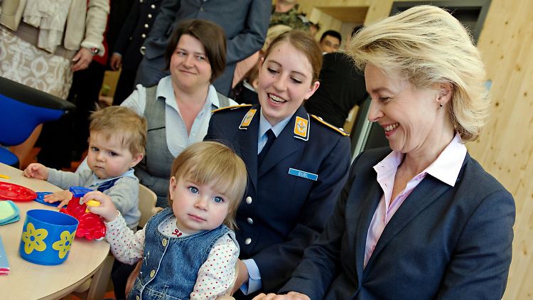 Erst im Mai eröffnete von der Leyen die  erste Bundeswehr-Krippe in München.