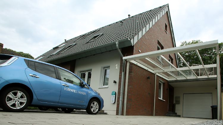 Sie aus wie ein normales Einfamilienhaus, ist aber ein "Haus der Zukunft" mit nahezu perfekt optimierten Energieverbrauch.