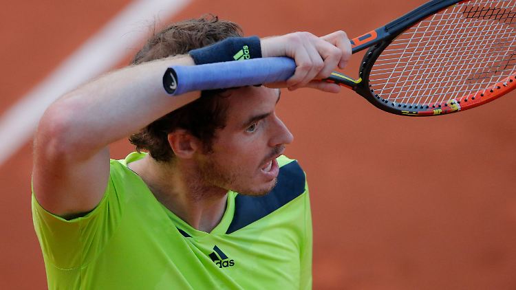 Das Match von Andy Murray und Philipp Kohlschreiber geht in die Verlängerung: Um 22:30 Uhr war es zu dunkel zum Weiterspielen.