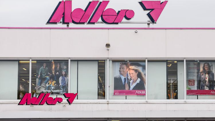 Adler sieht Platz für mehr als 100 weitere Filialen.