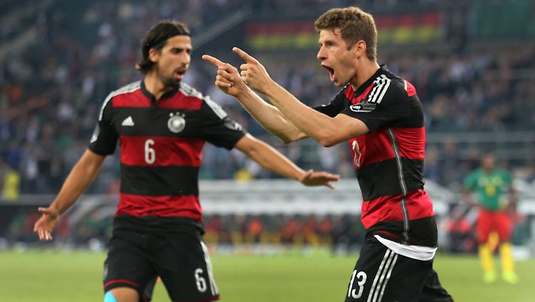 Gejubelt werden durfte zwischendurch auch mal: Hier feiert Thomas Müller seinen Ausgleichstreffer.
