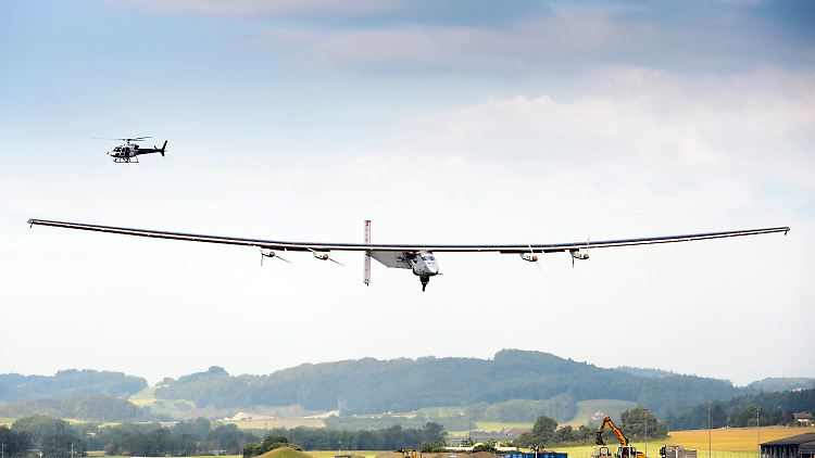 Der Flieger hat eine Spannweite von 72 Metern. In den Tragflächen sind die Solarmodule untergebracht.