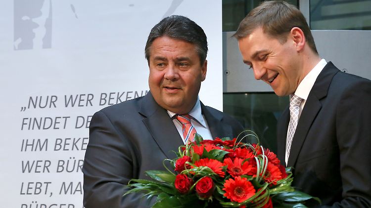 "Du hast den Leuten gezeigt, dass es einen klügeren Blick auf die Welt gibt", sagte SPD-Chef Sigmar Gabriel in seiner Laudatio für Patrick Dahlemann.