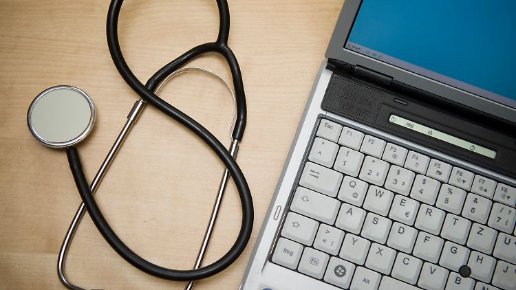 Die Erfahrungen anderer Patienten können Orientierung bieten. Aber nicht alles, was man online liest, sollte man für bare Münze nehmen.